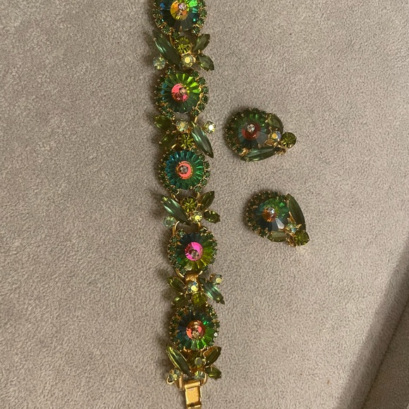 Julianna D&E Jewelry - Julianna D&E